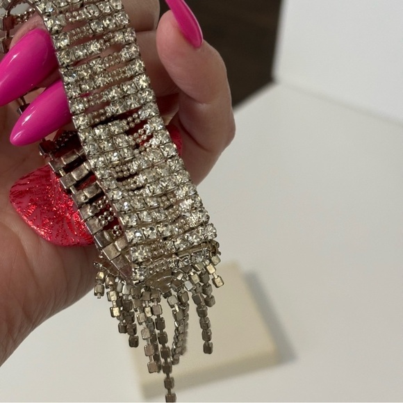 Red hast porcelain face stretch bracelet with rhinestones - Picture 6 of 8